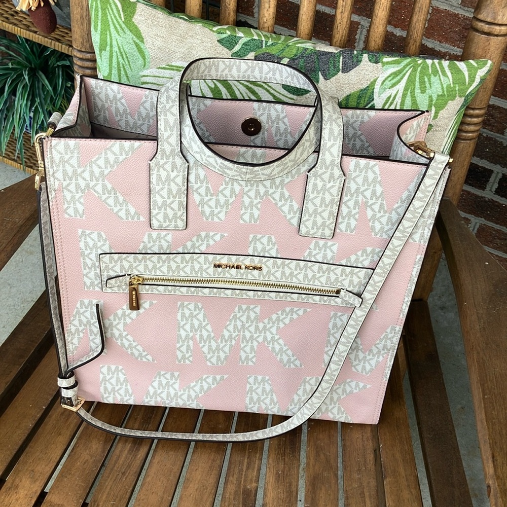 💕Authentic Michael Kors Kenly tote bag with strap